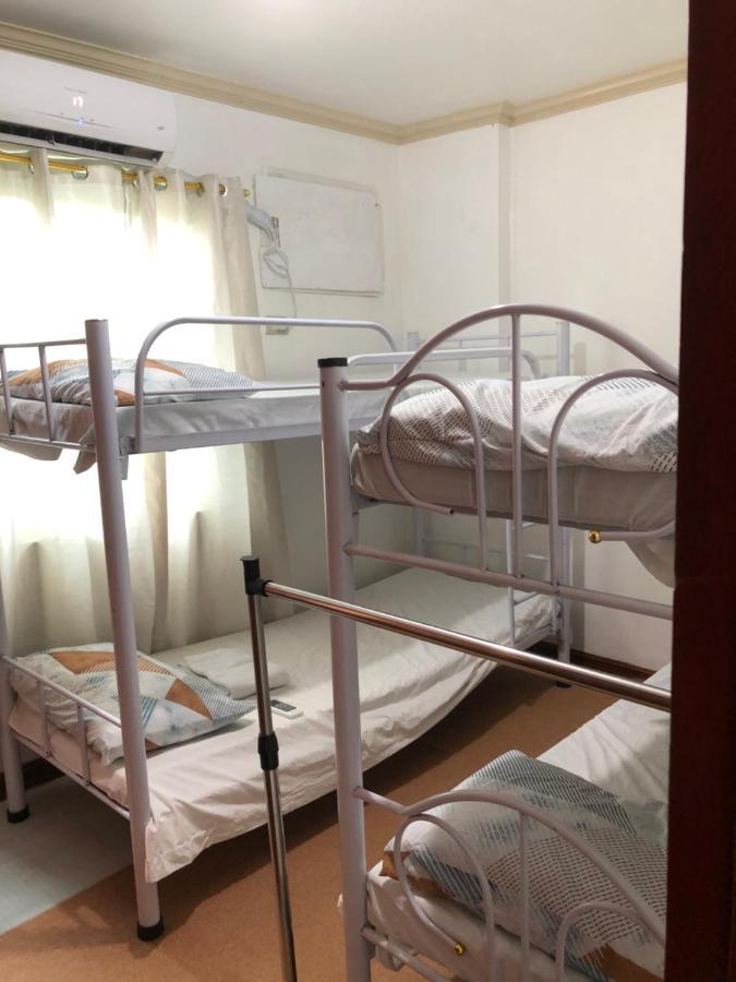 The Mansion - Backpackers Near Airport Appartement Manilla Buitenkant foto