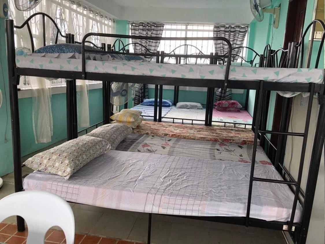 The Mansion - Backpackers Near Airport Appartement Manilla Buitenkant foto