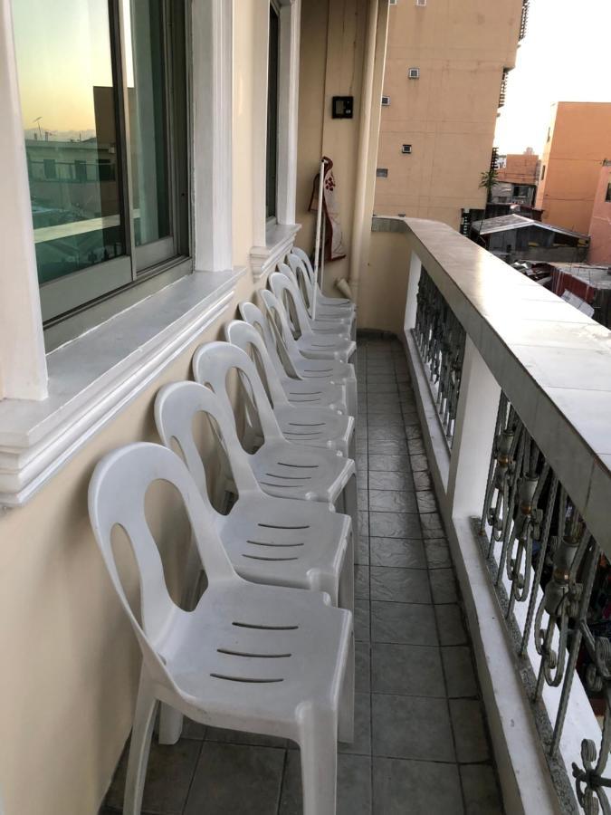 The Mansion - Backpackers Near Airport Appartement Manilla Buitenkant foto