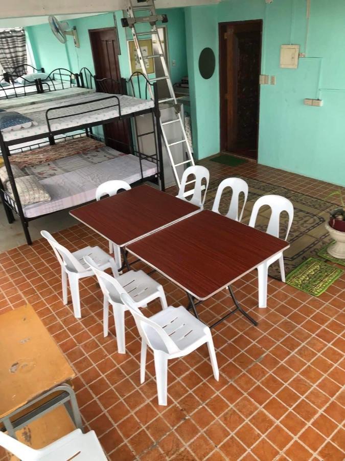 The Mansion - Backpackers Near Airport Appartement Manilla Buitenkant foto