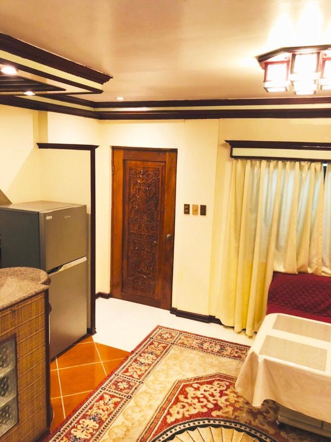 The Mansion - Backpackers Near Airport Appartement Manilla Buitenkant foto