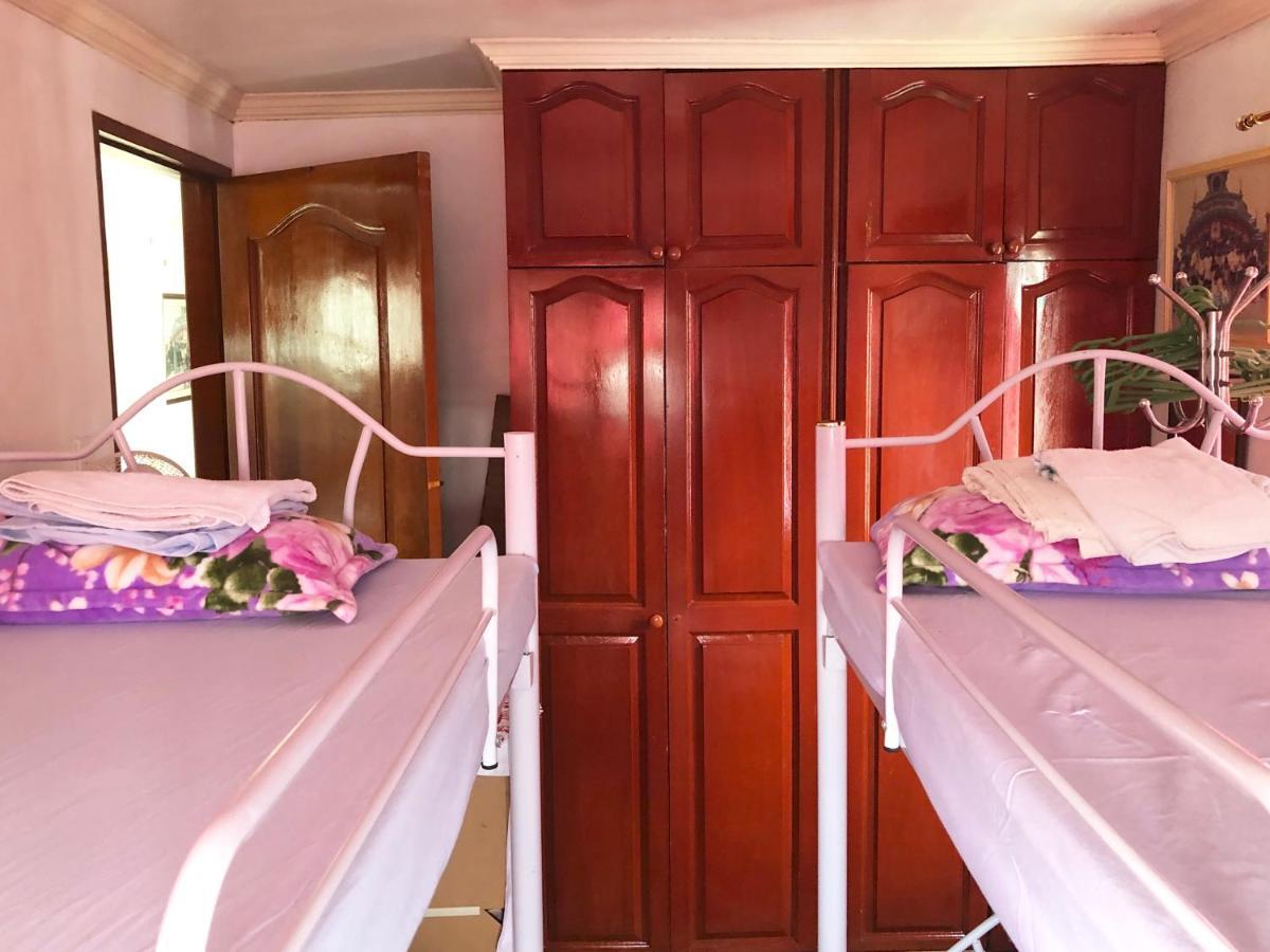 The Mansion - Backpackers Near Airport Appartement Manilla Buitenkant foto