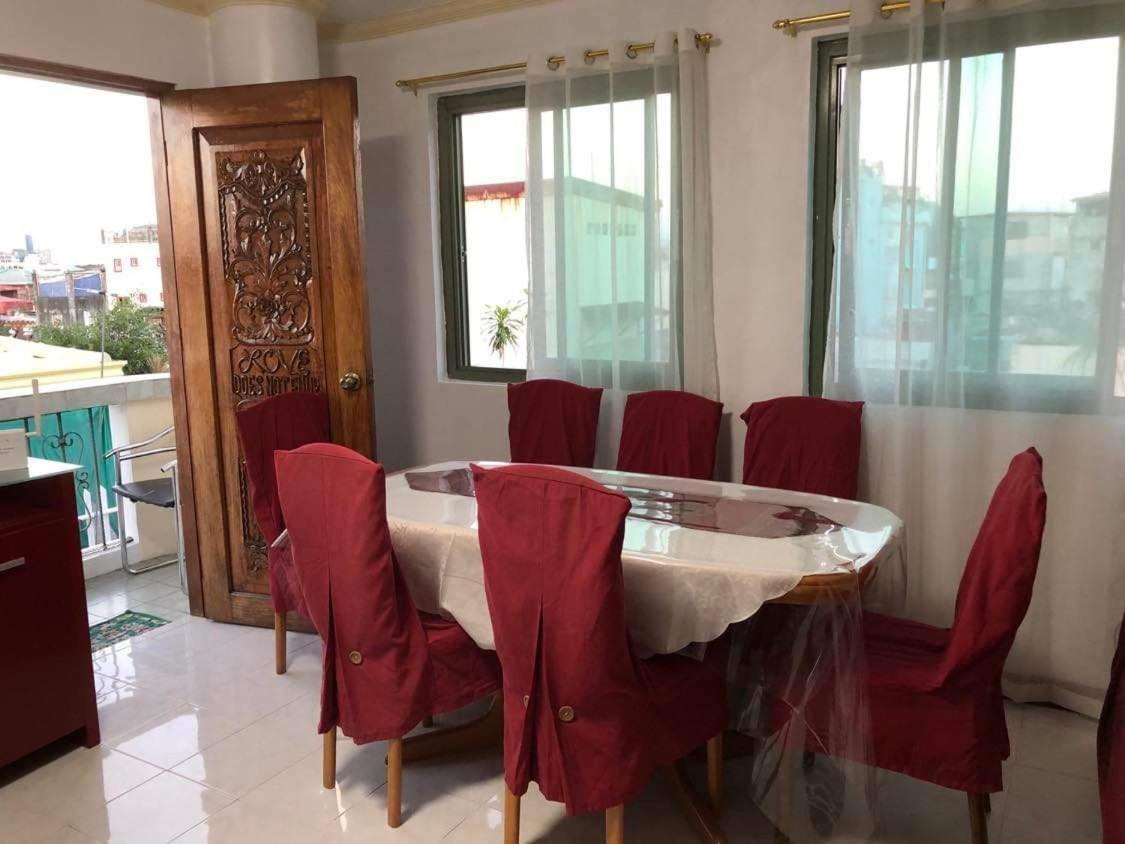 The Mansion - Backpackers Near Airport Appartement Manilla Buitenkant foto