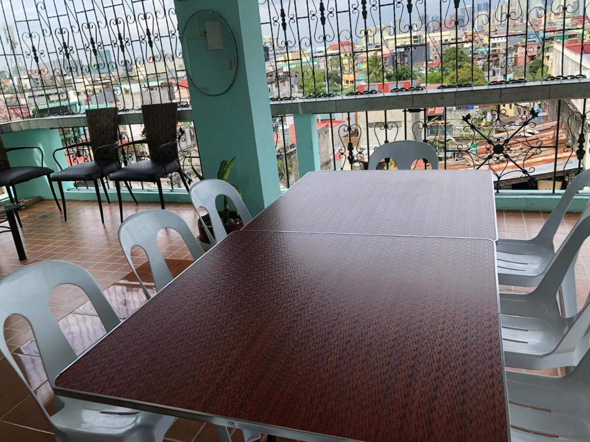 The Mansion - Backpackers Near Airport Appartement Manilla Buitenkant foto