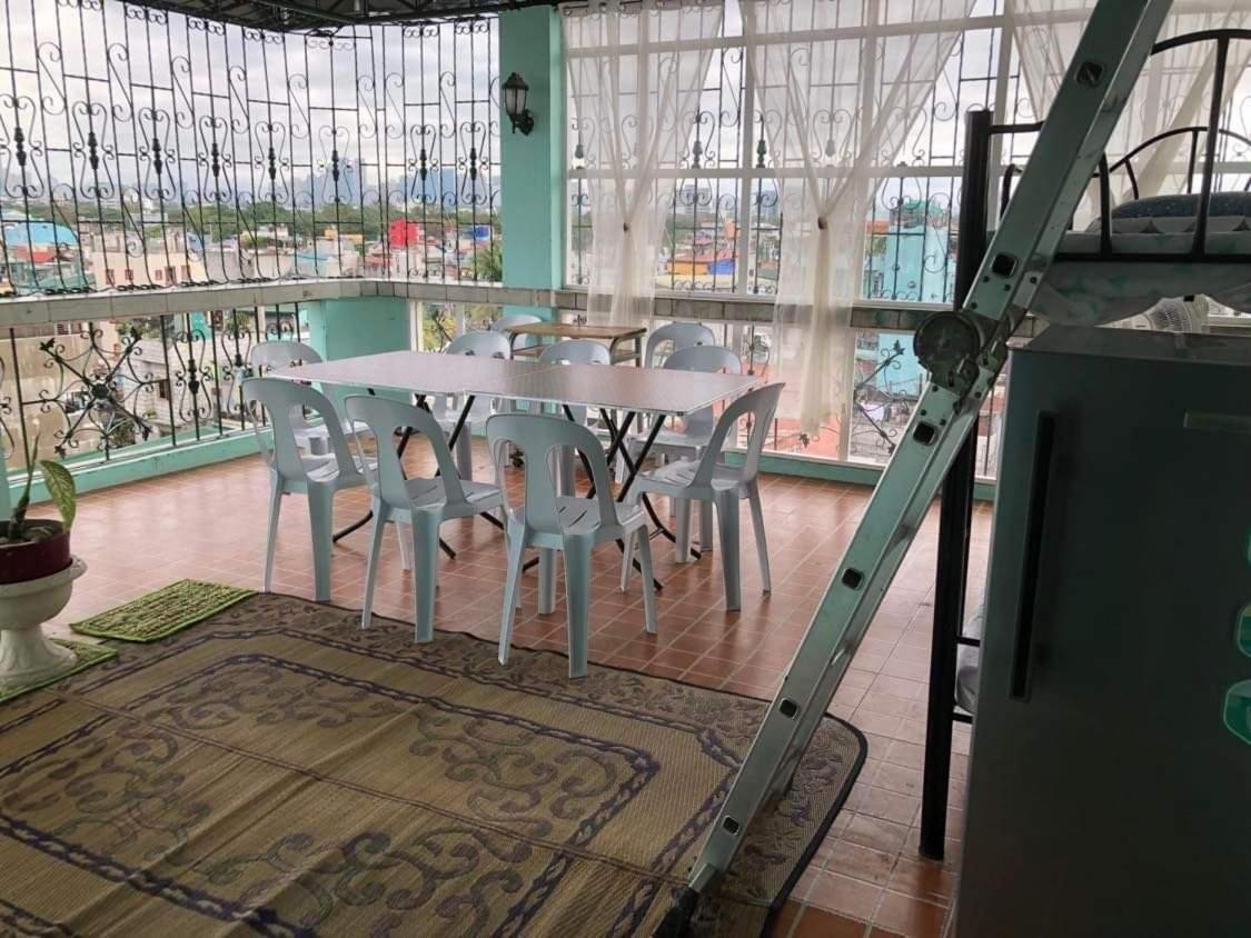 The Mansion - Backpackers Near Airport Appartement Manilla Buitenkant foto