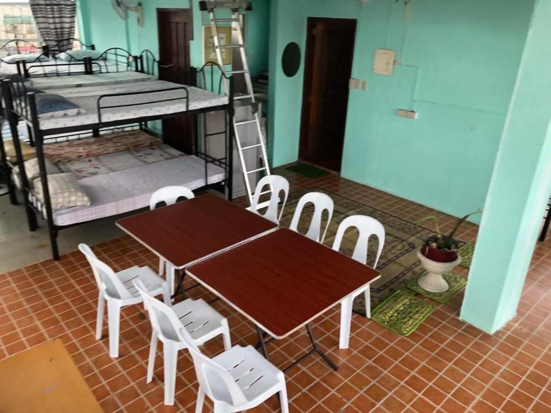 The Mansion - Backpackers Near Airport Appartement Manilla Buitenkant foto