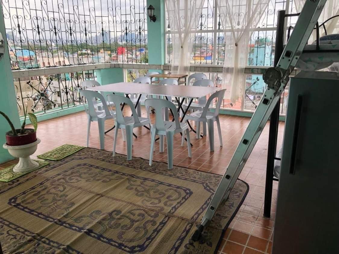 The Mansion - Backpackers Near Airport Appartement Manilla Buitenkant foto
