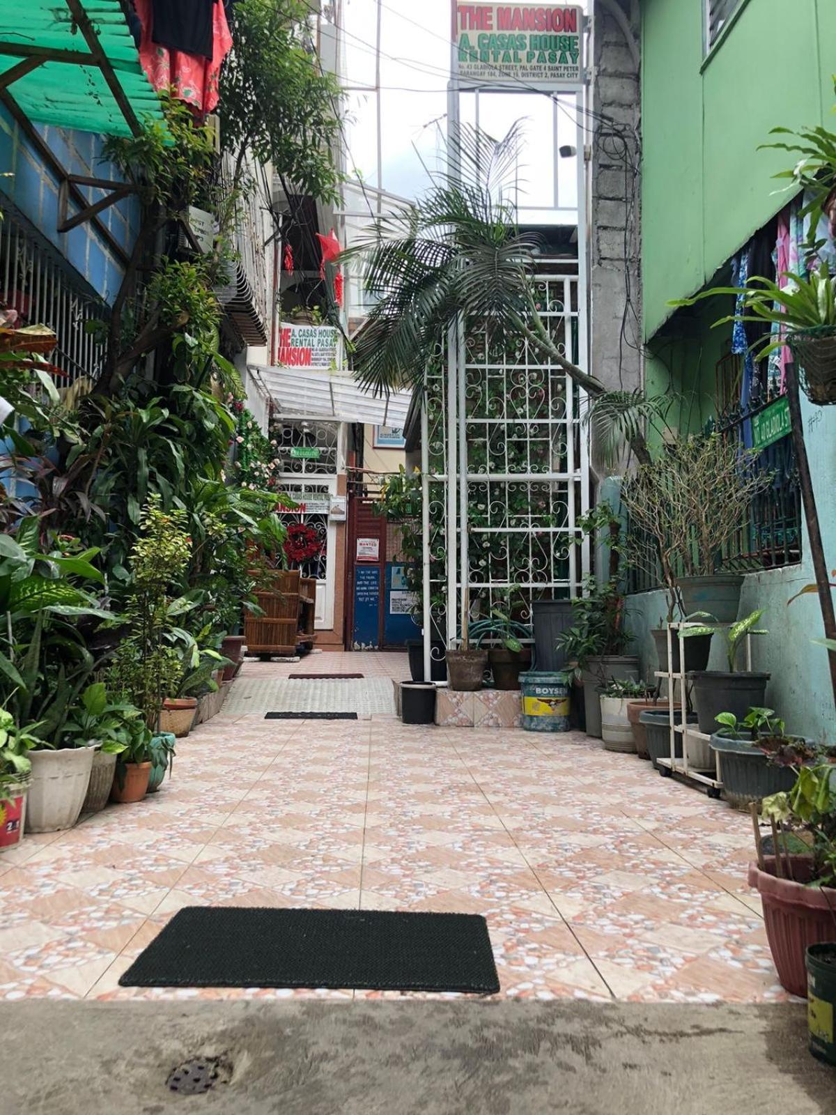 The Mansion - Backpackers Near Airport Appartement Manilla Buitenkant foto