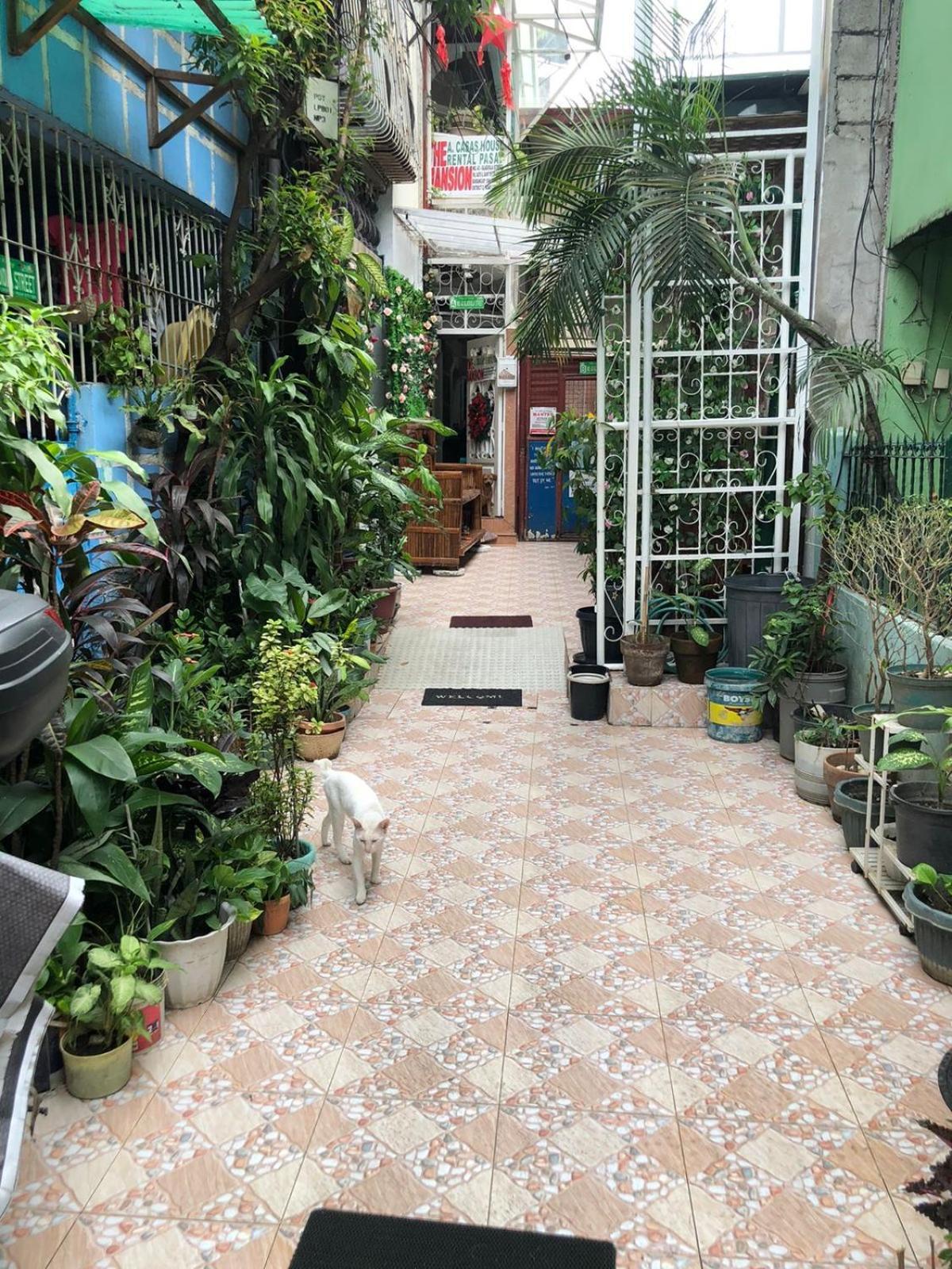 The Mansion - Backpackers Near Airport Appartement Manilla Buitenkant foto